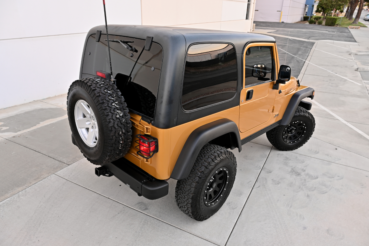 Jeep Wrangler photo 12