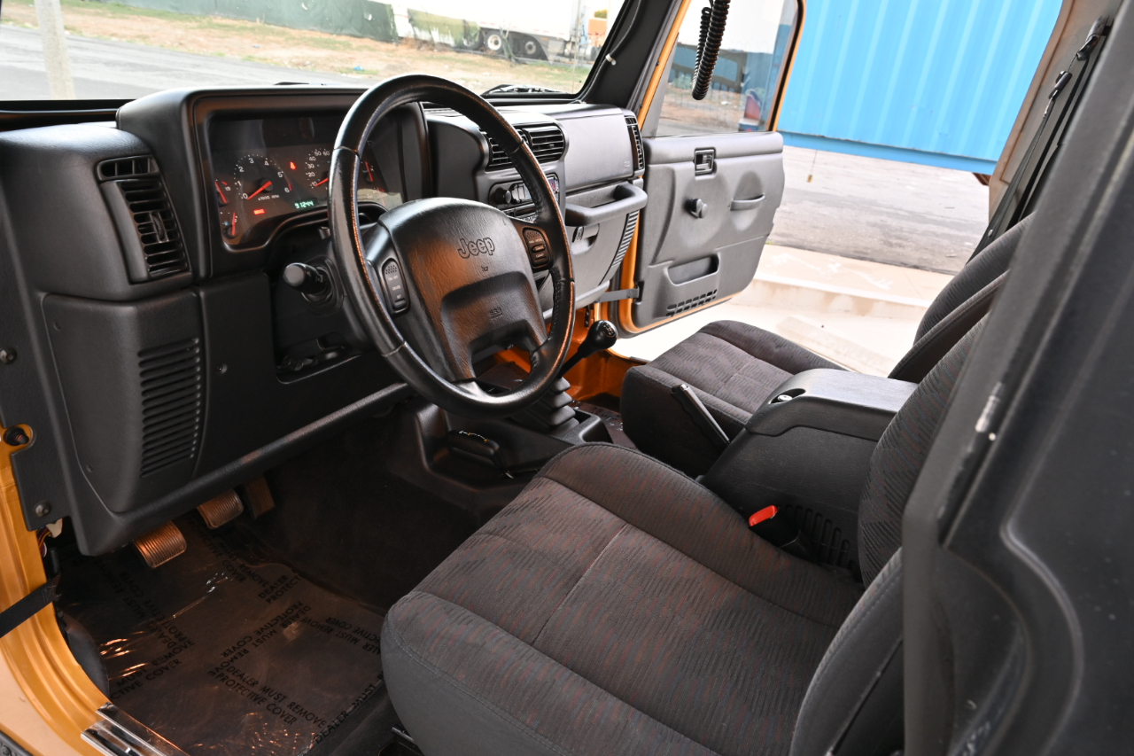 Jeep Wrangler photo 16