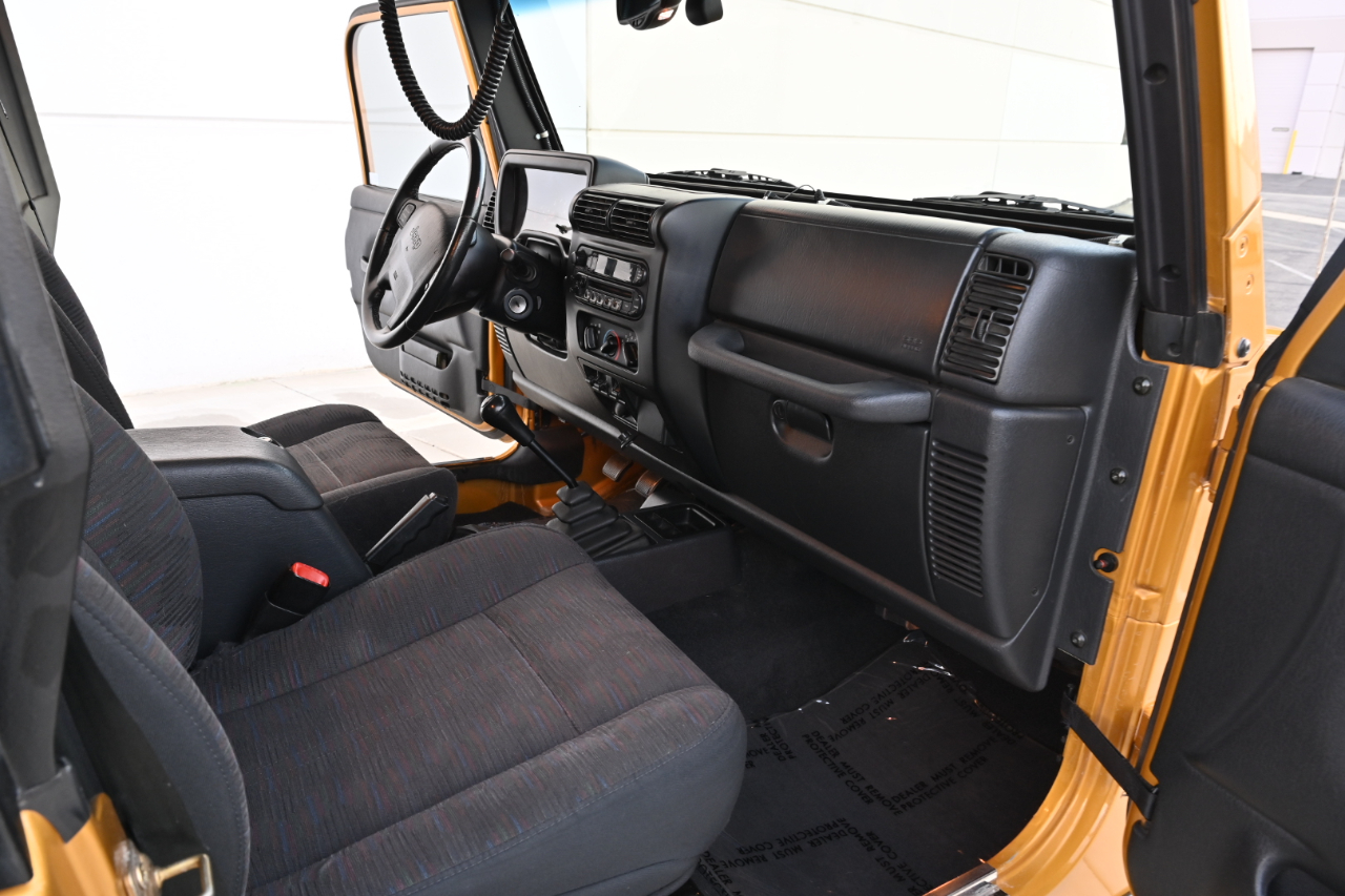 Jeep Wrangler photo 18