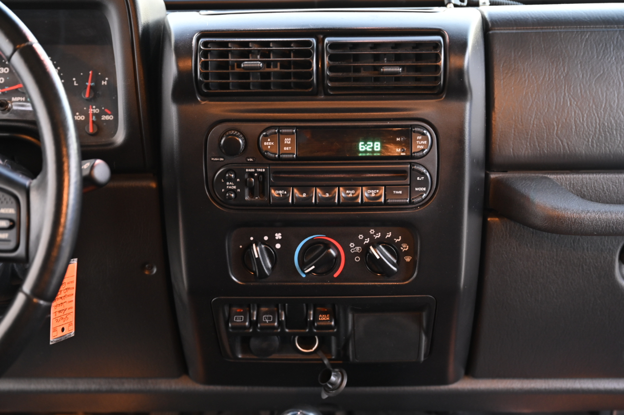 Jeep Wrangler photo 22