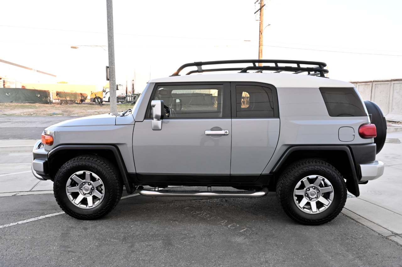 Toyota FJ Cruiser photo 3