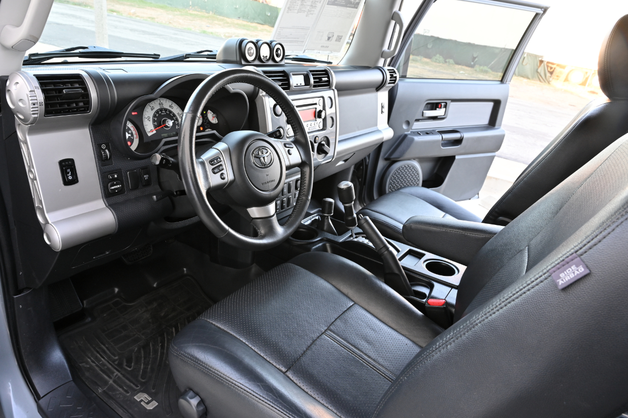 Toyota FJ Cruiser photo 13