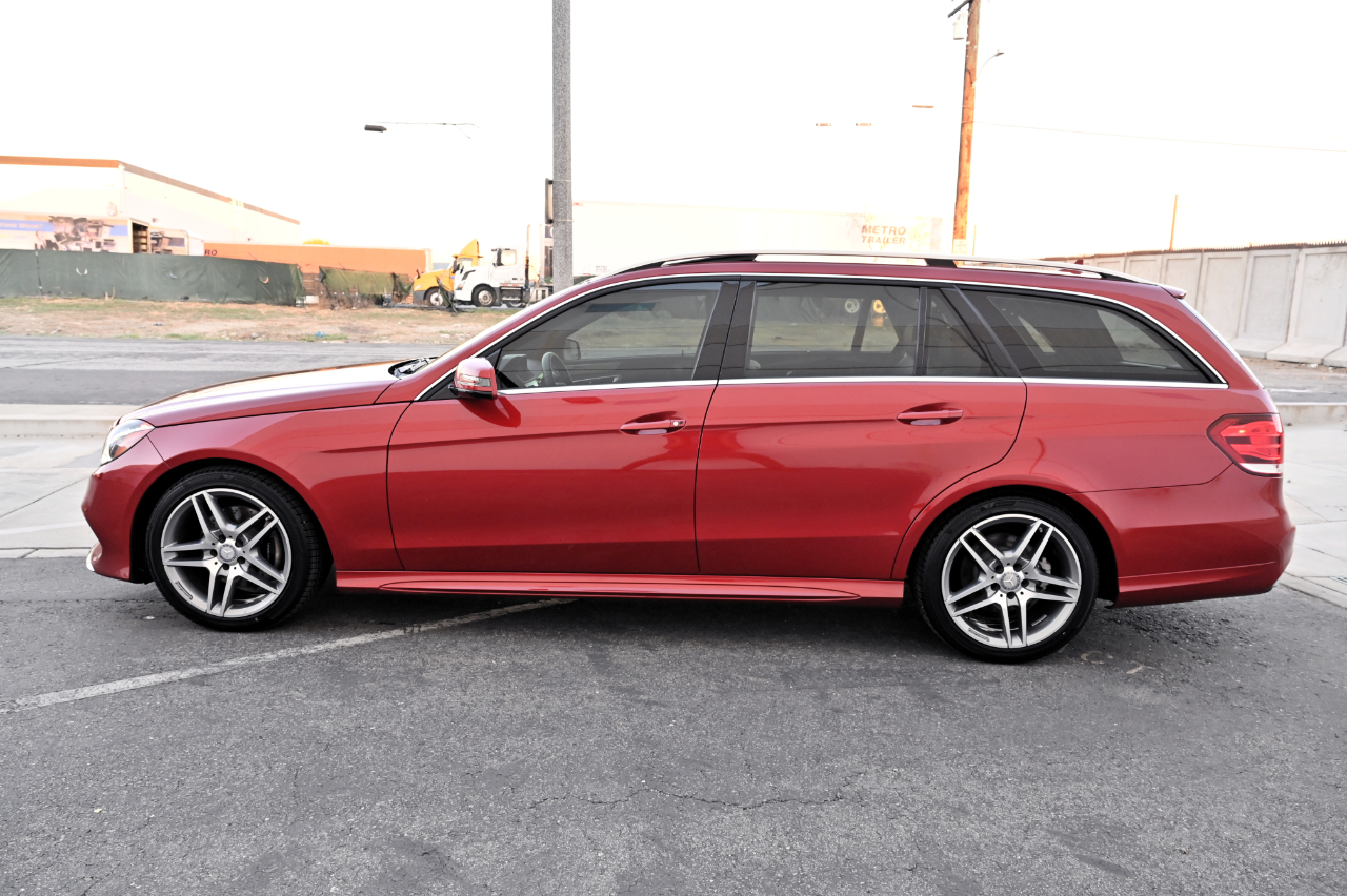 Mercedes-Benz E-Class photo 4