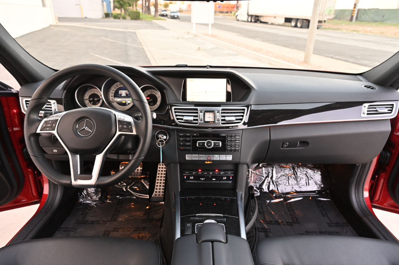 Mercedes-Benz E-Class photo 16
