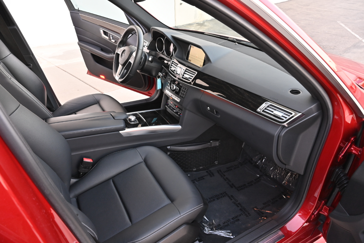 Mercedes-Benz E-Class photo 17