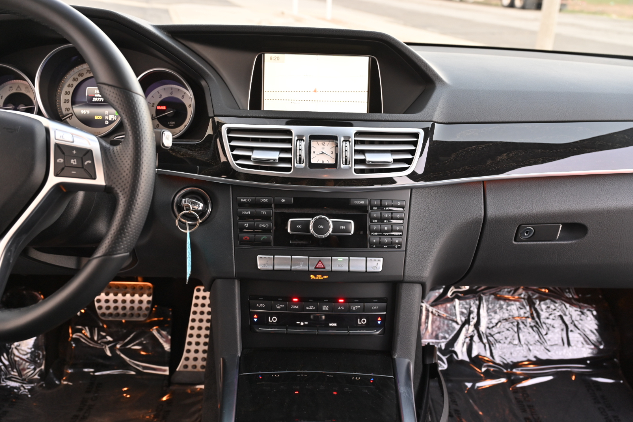 Mercedes-Benz E-Class photo 22