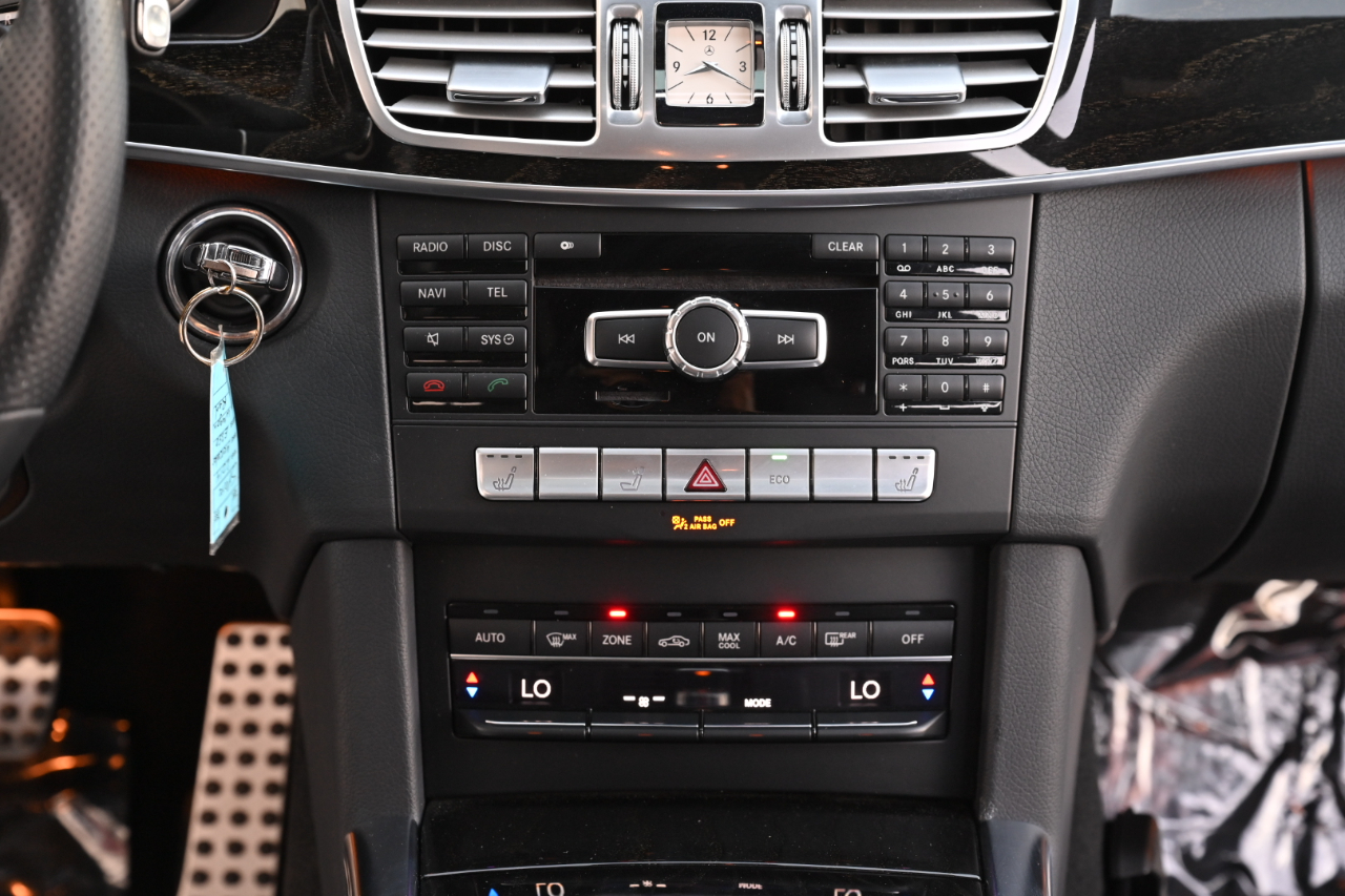 Mercedes-Benz E-Class photo 23