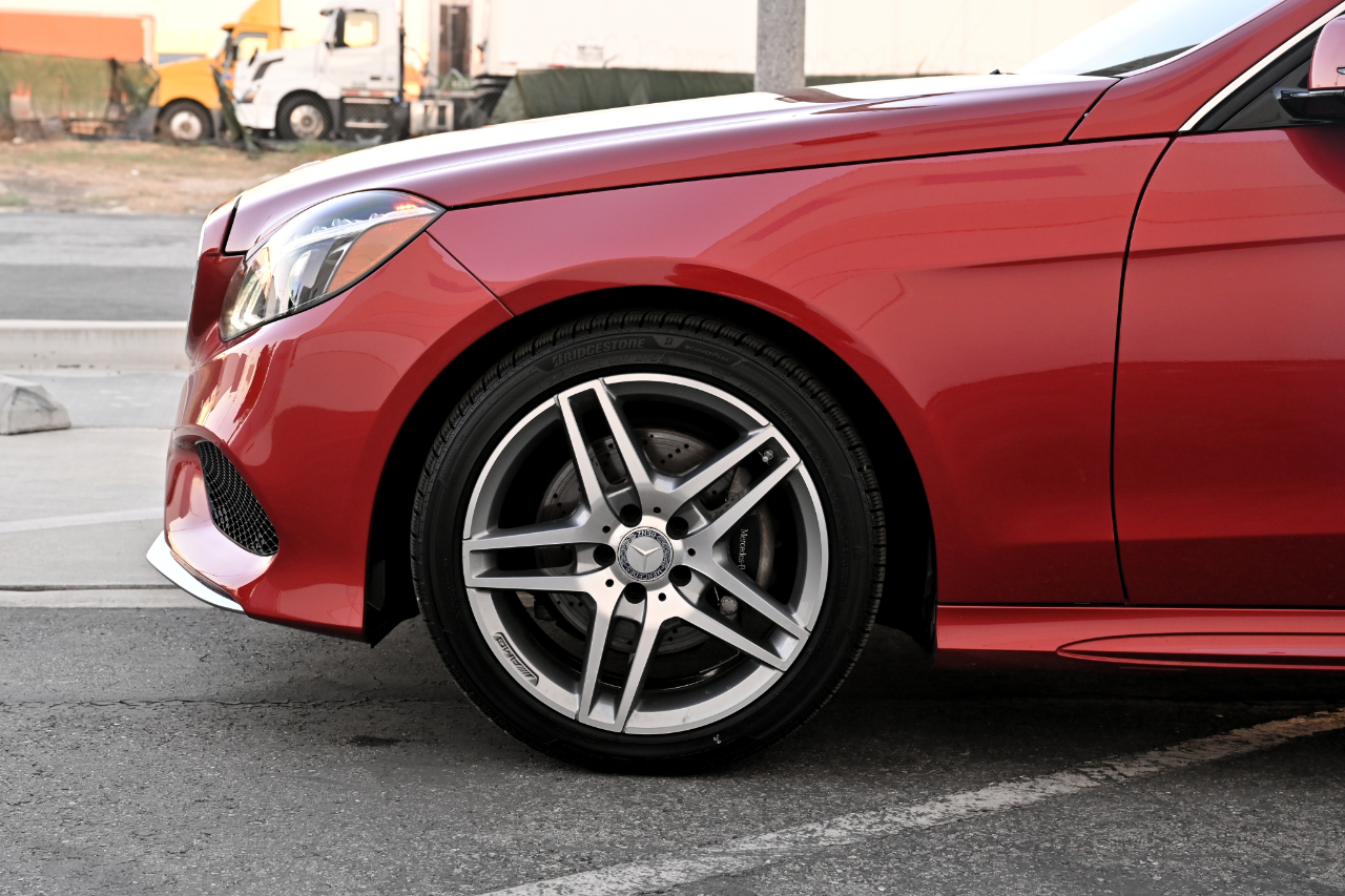 Mercedes-Benz E-Class photo 35