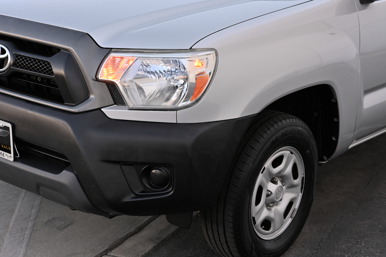 Toyota Tacoma photo 23