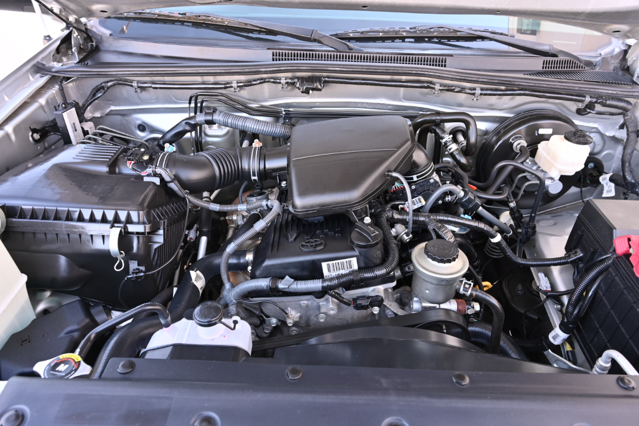 Toyota Tacoma photo 16