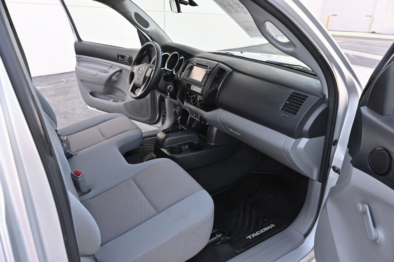Toyota Tacoma photo 11