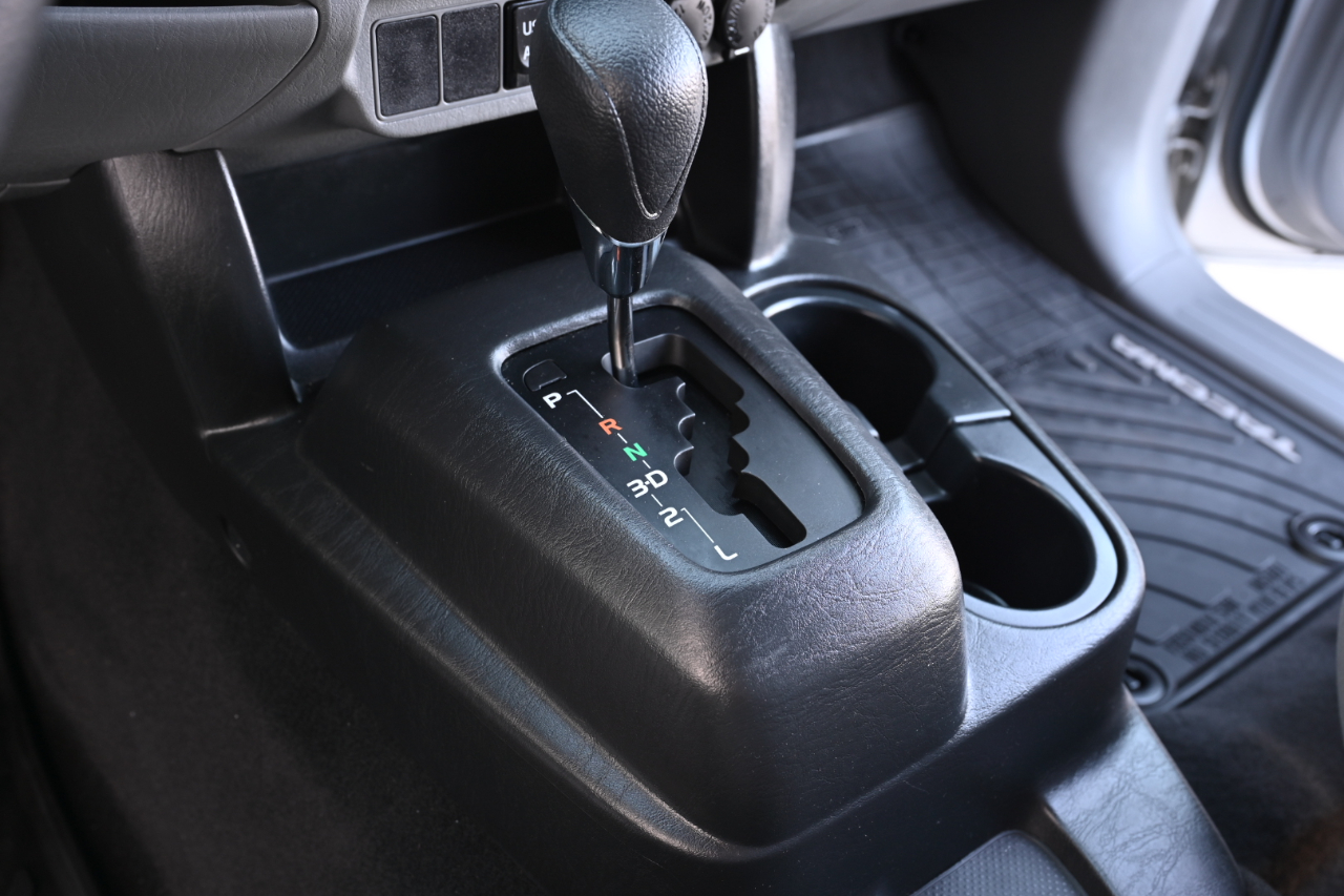 Toyota Tacoma photo 18