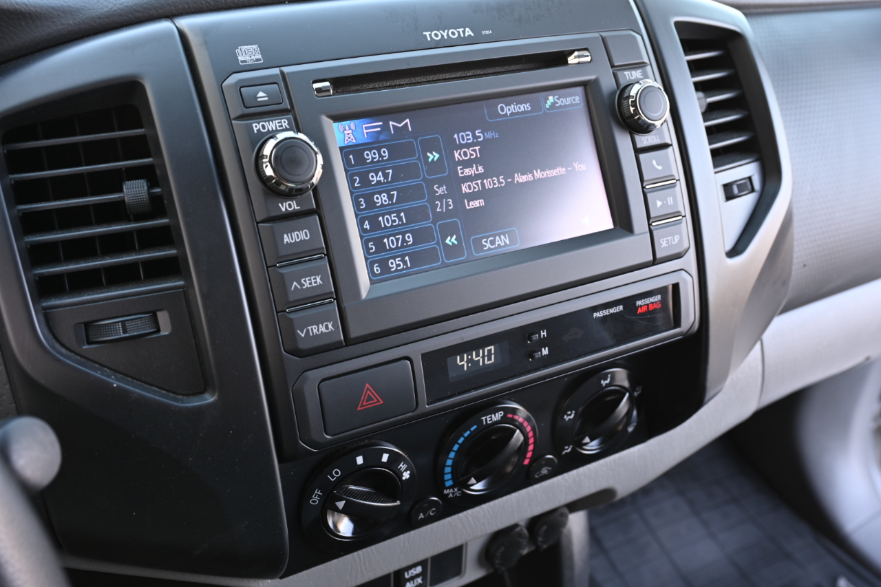 Toyota Tacoma photo 21