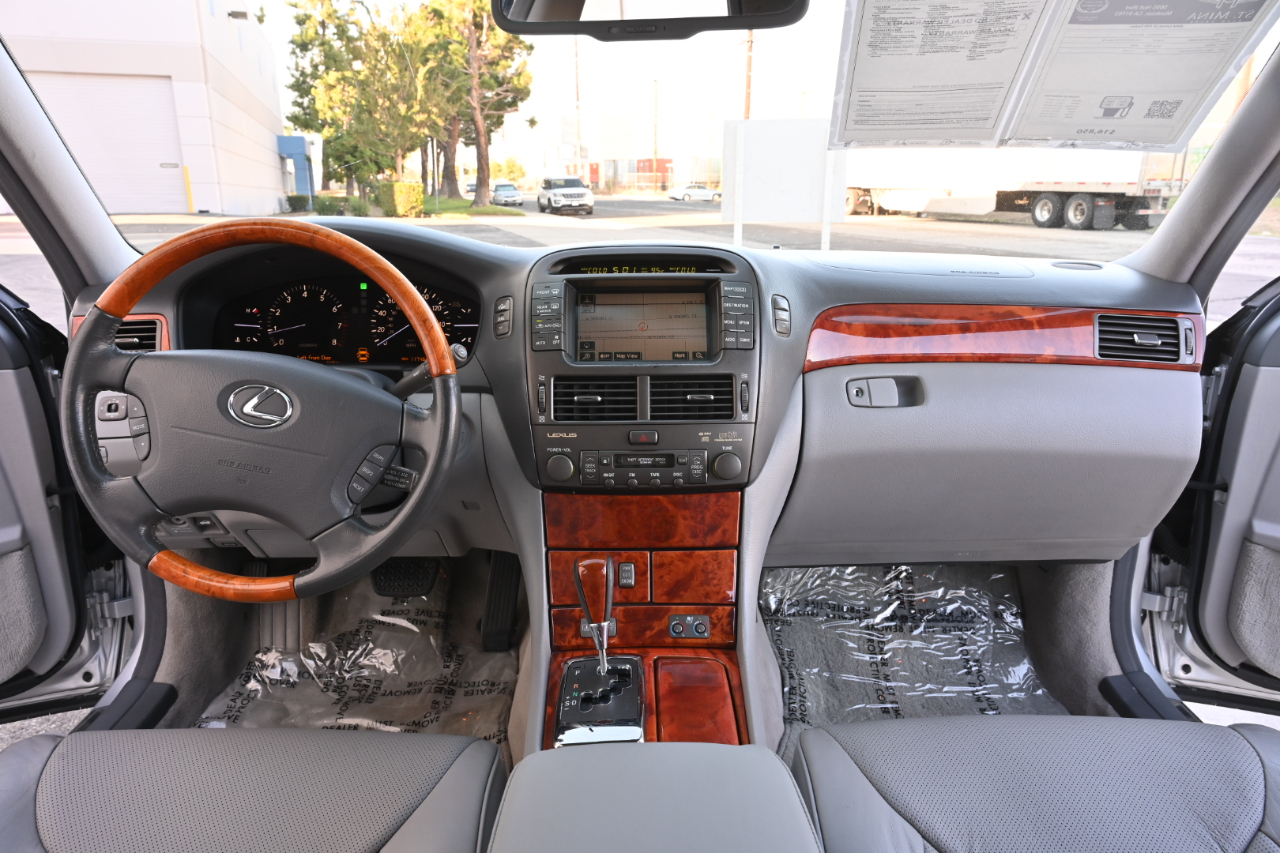 Lexus LS photo 11