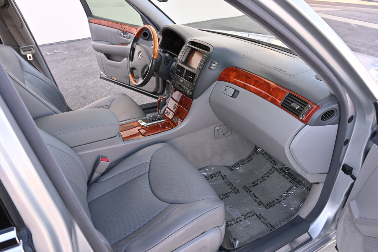 Lexus LS photo 12