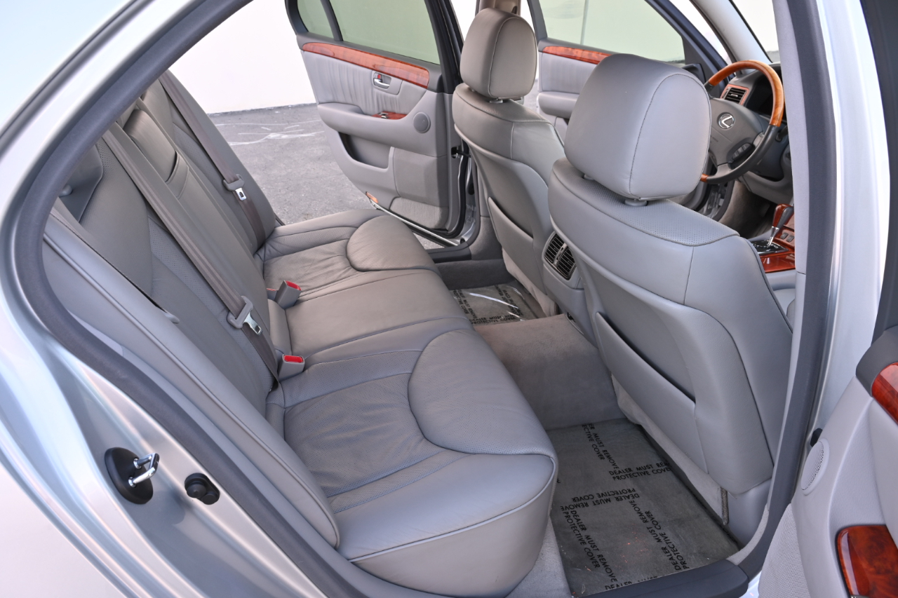Lexus LS photo 14