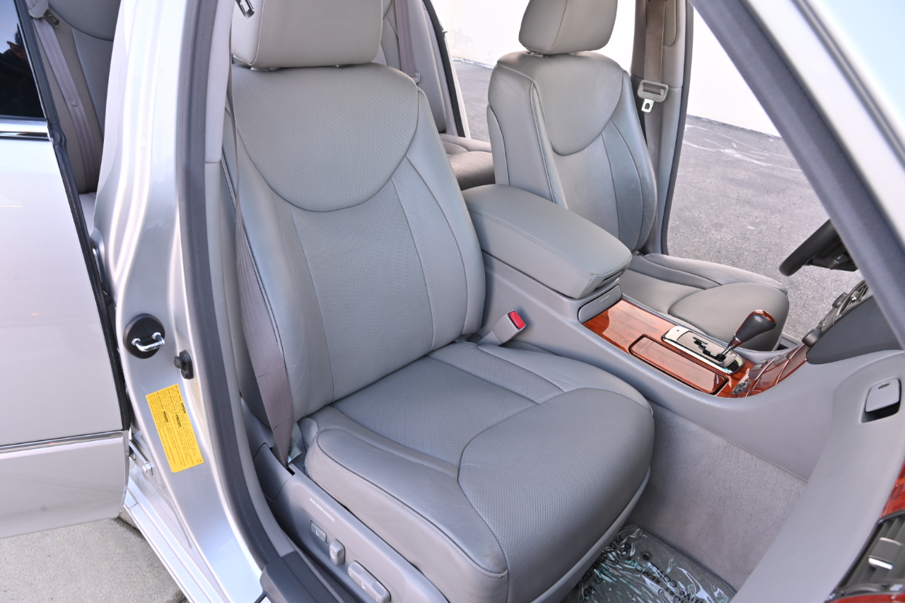Lexus LS photo 15