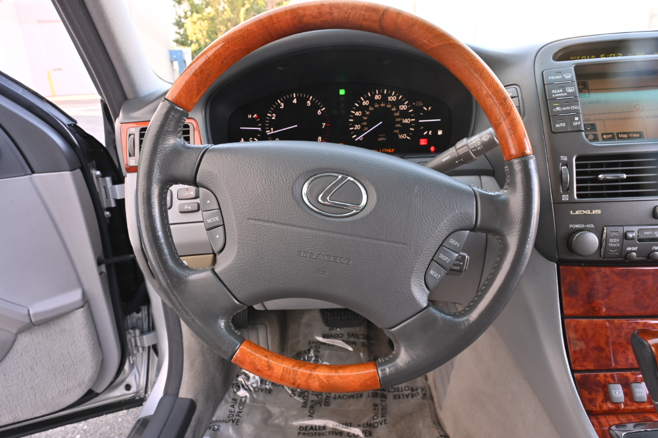 Lexus LS photo 17
