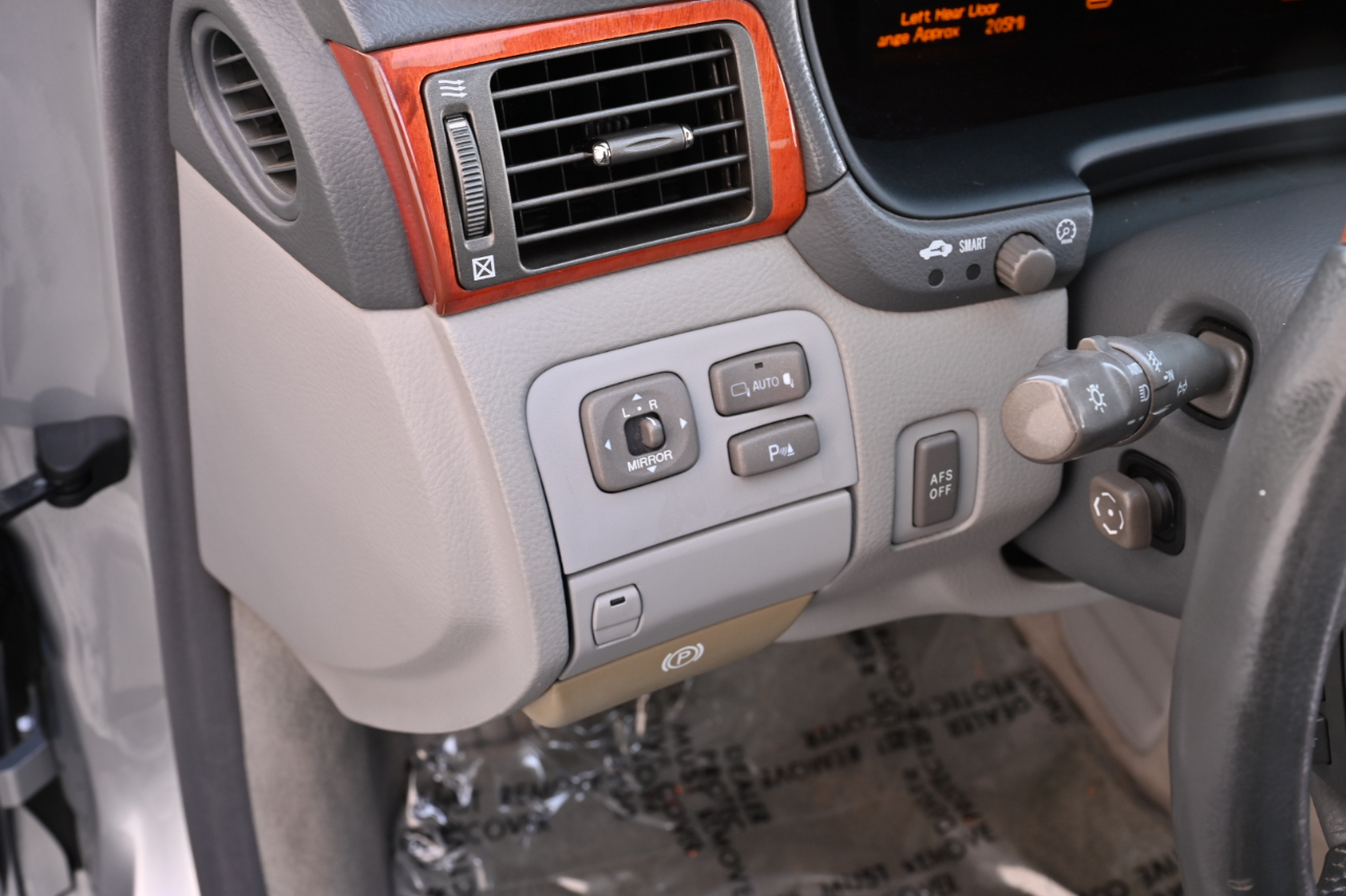 Lexus LS photo 25