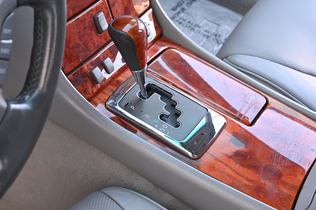 Lexus LS photo 28