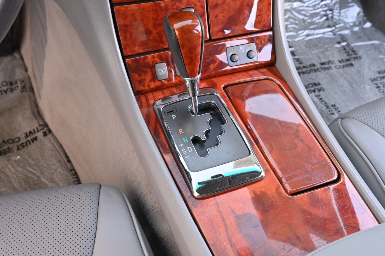 Lexus LS photo 29