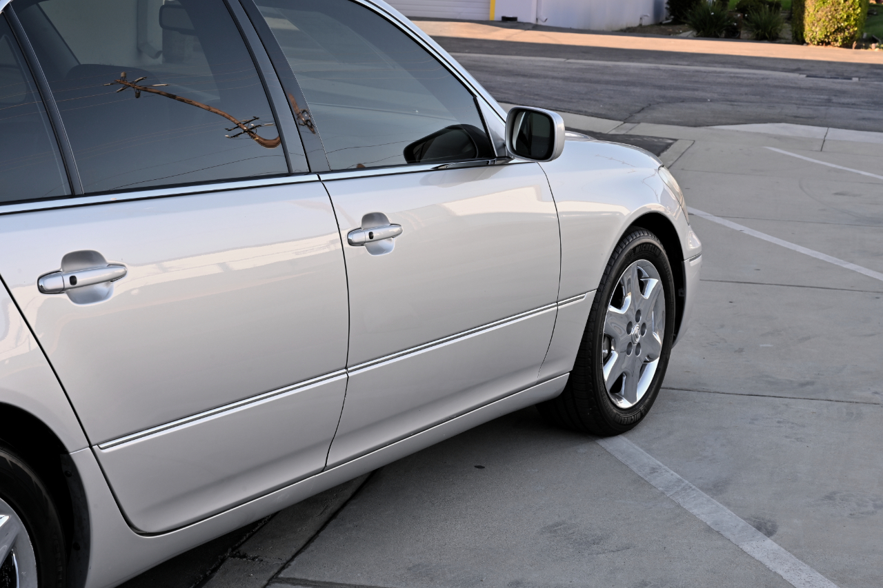 Lexus LS photo 36