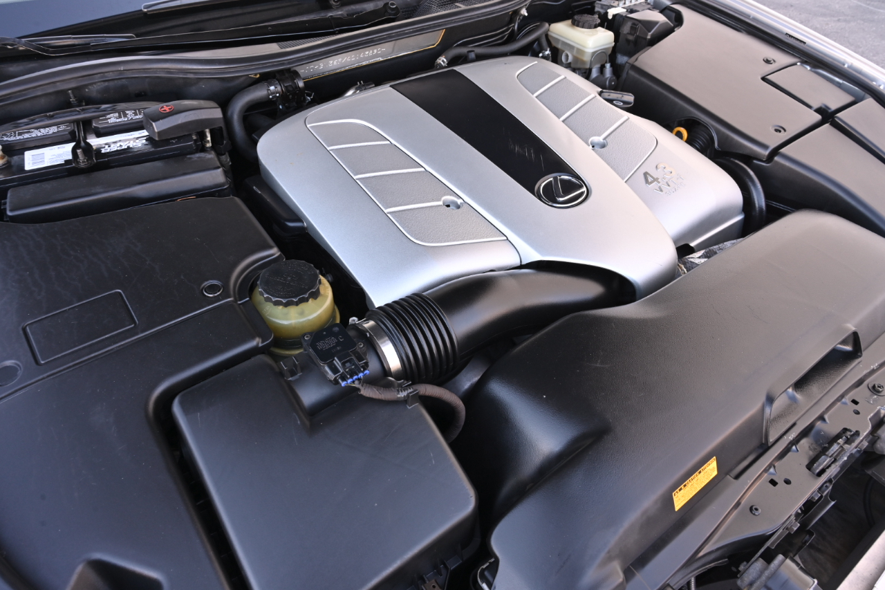 Lexus LS photo 42