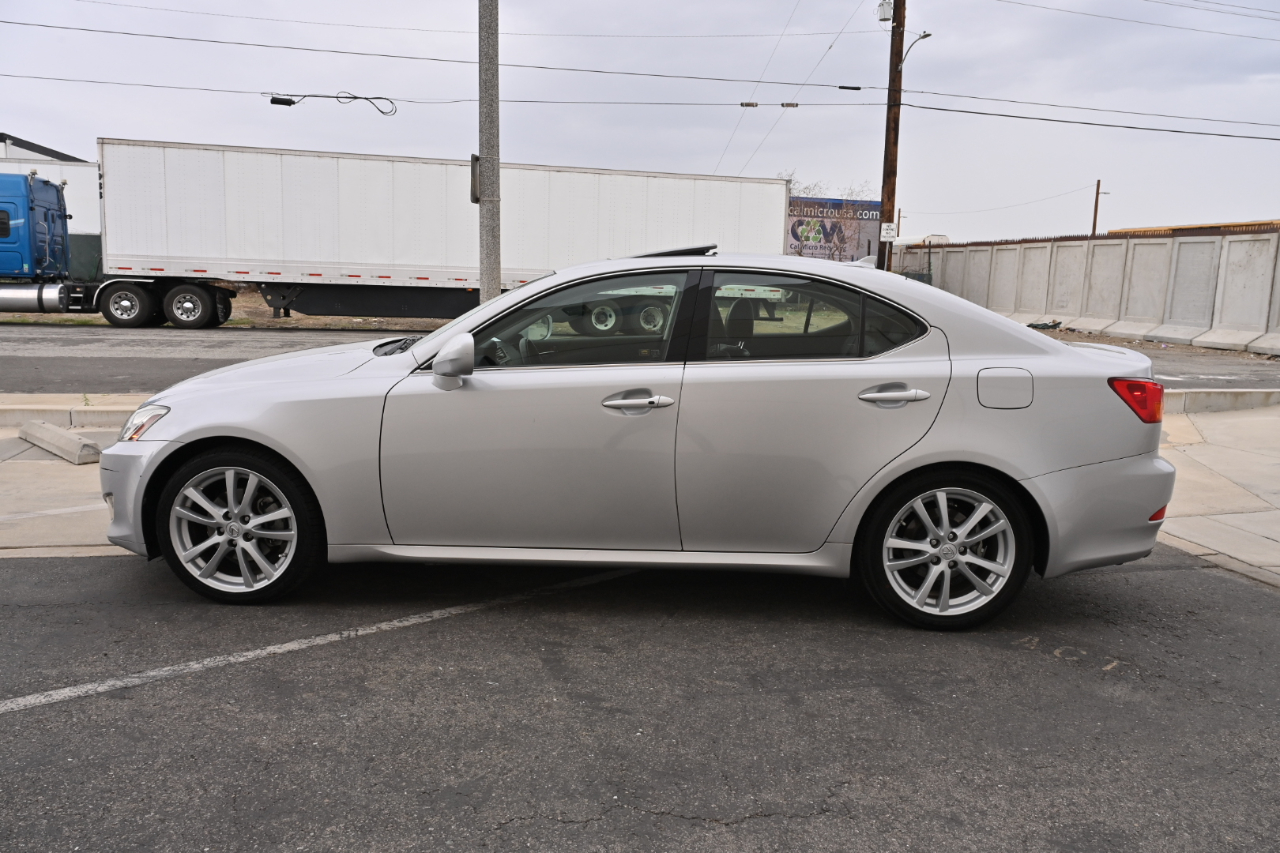 Lexus IS photo 3