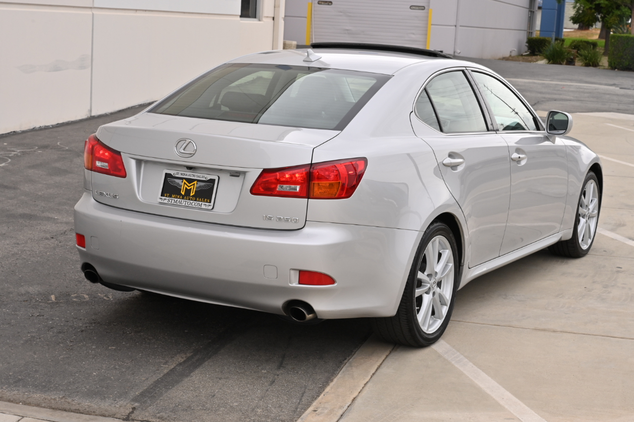 Lexus IS photo 6