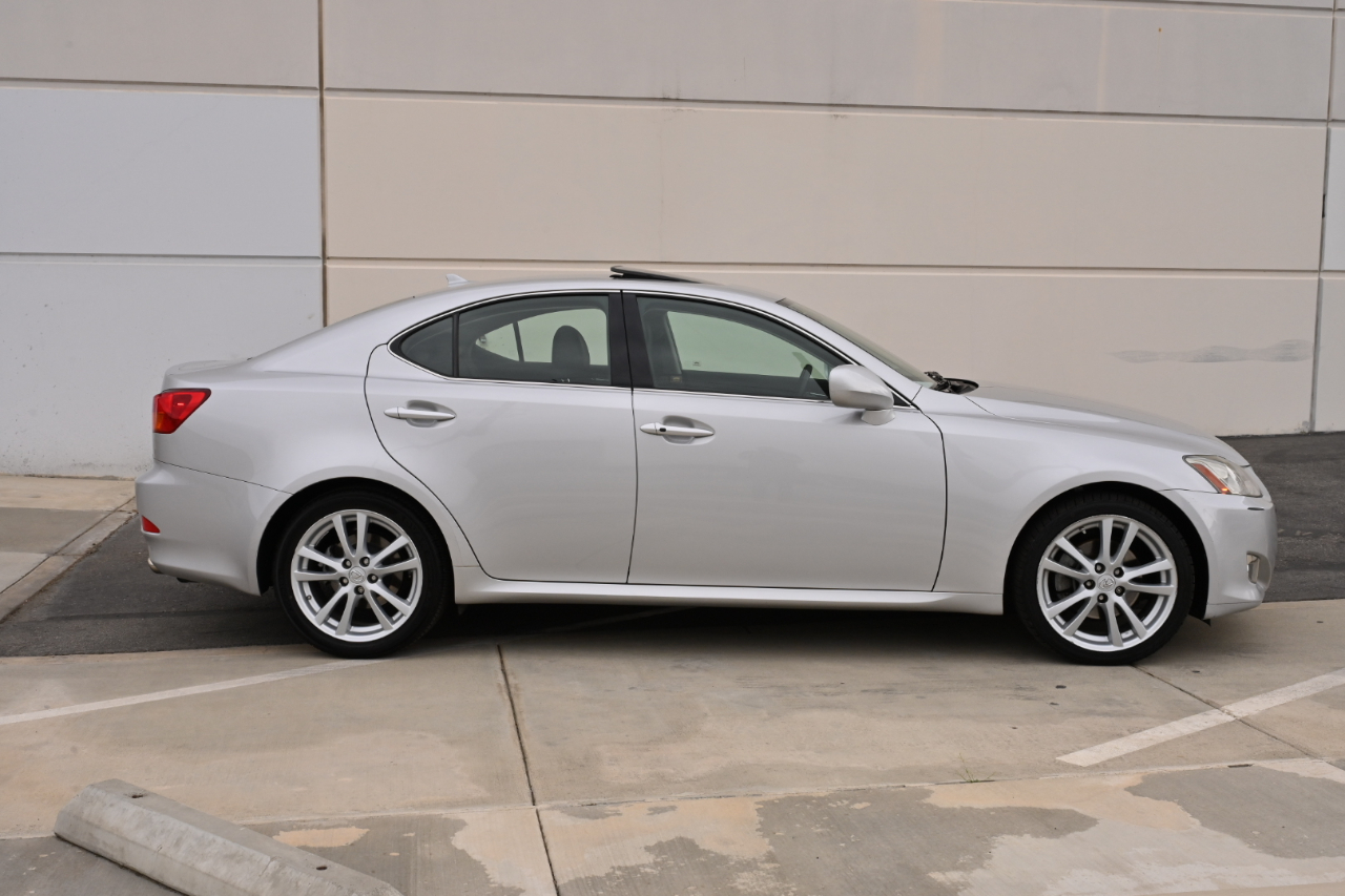 Lexus IS photo 7