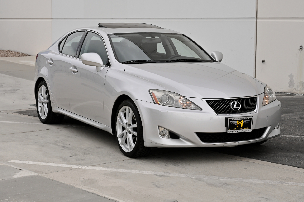 Lexus IS photo 8