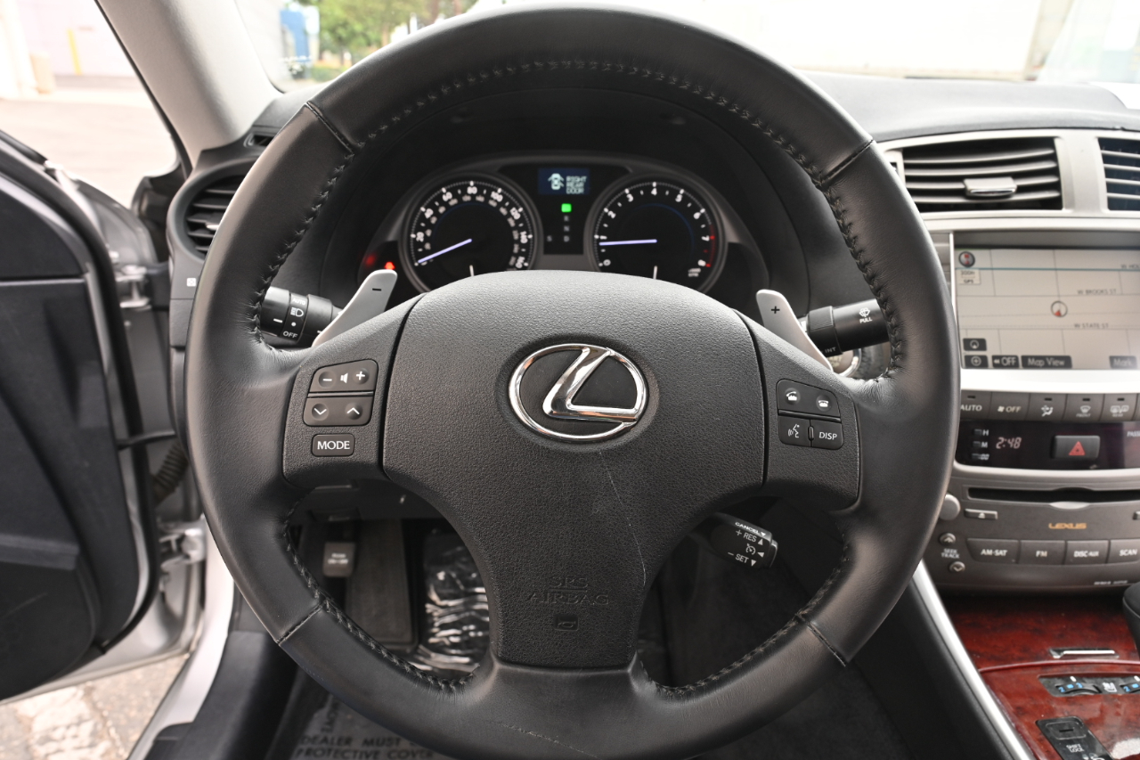 Lexus IS photo 17