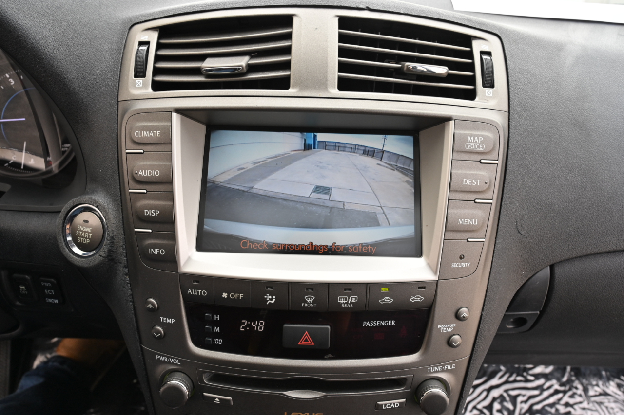 Lexus IS photo 19