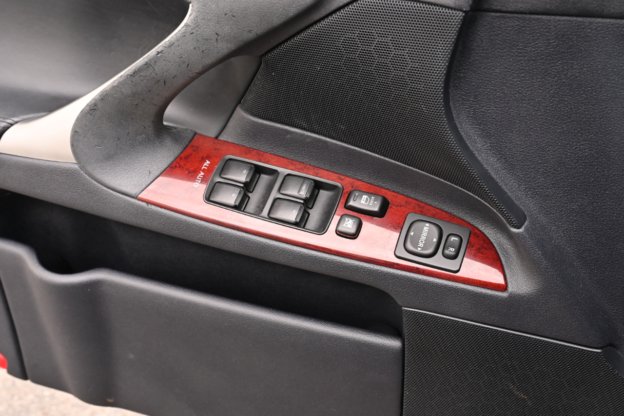 Lexus IS photo 23