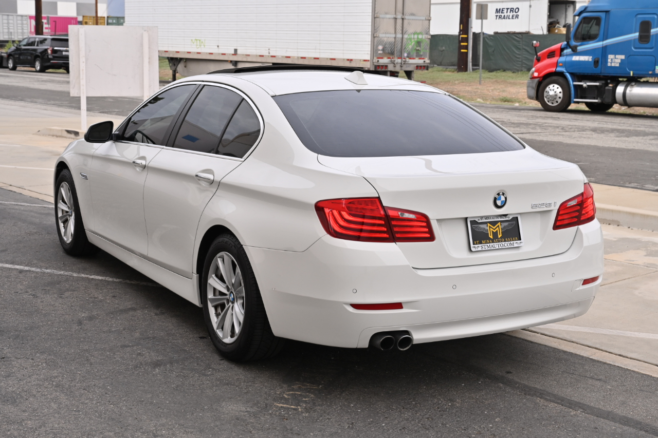 BMW 528i photo 4