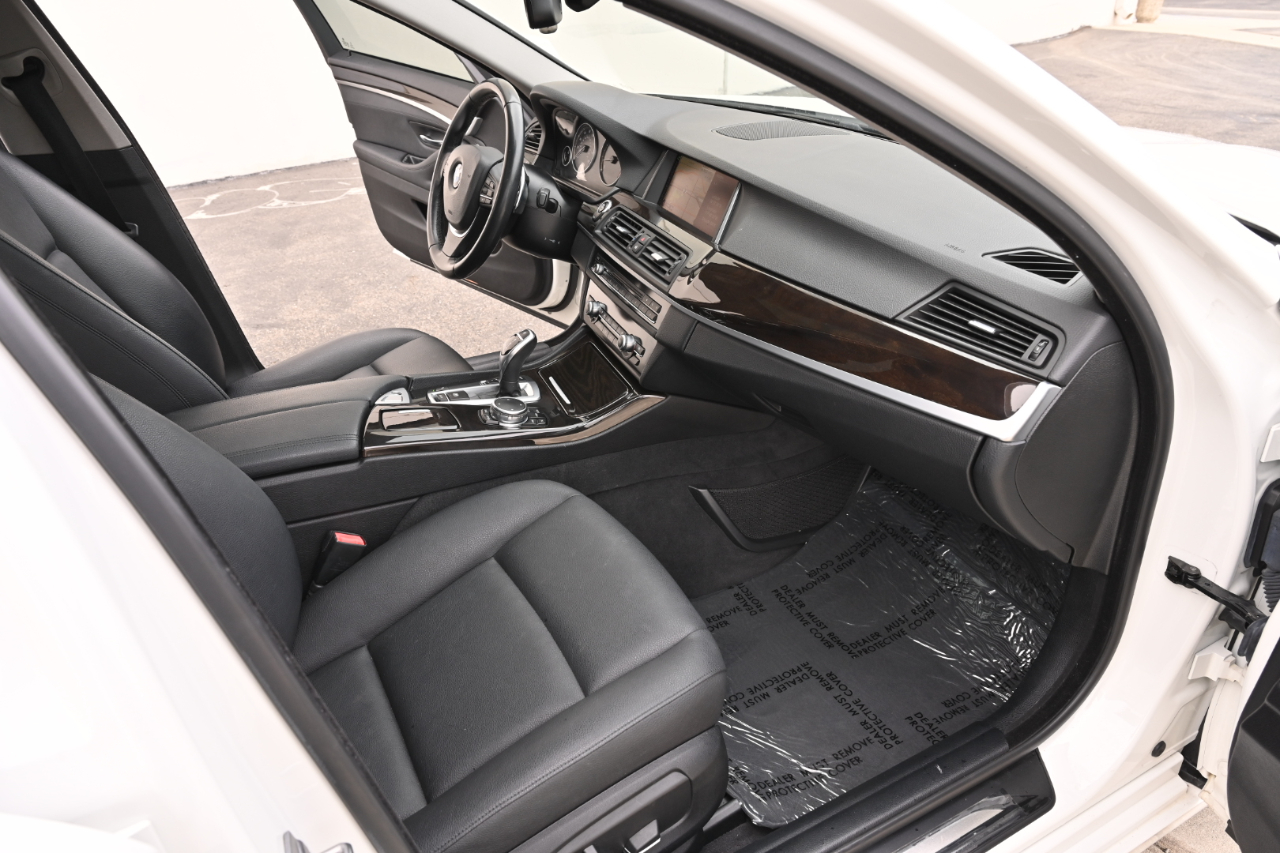 BMW 528i photo 12