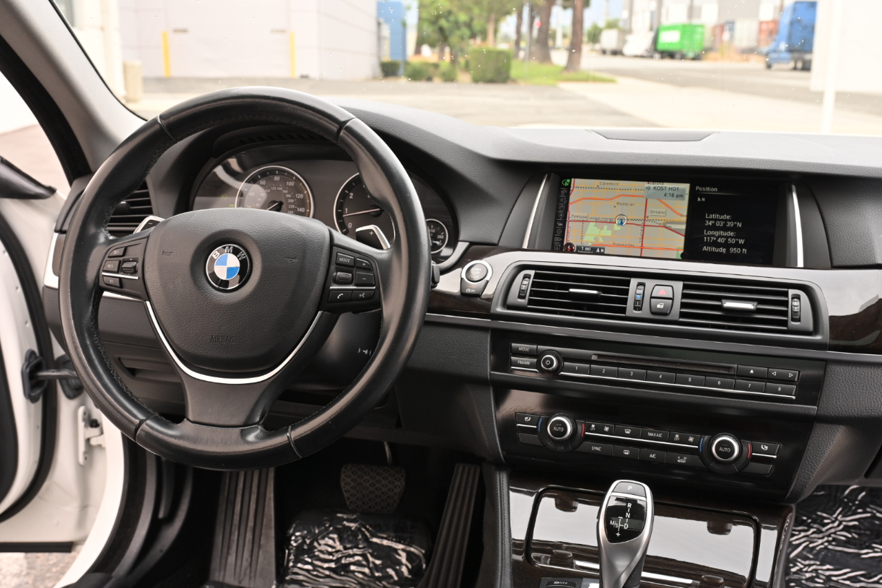 BMW 528i photo 15