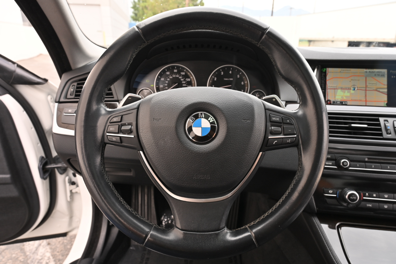 BMW 528i photo 16