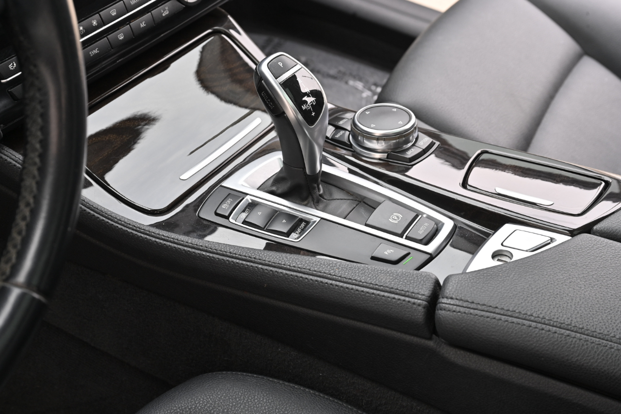 BMW 528i photo 22
