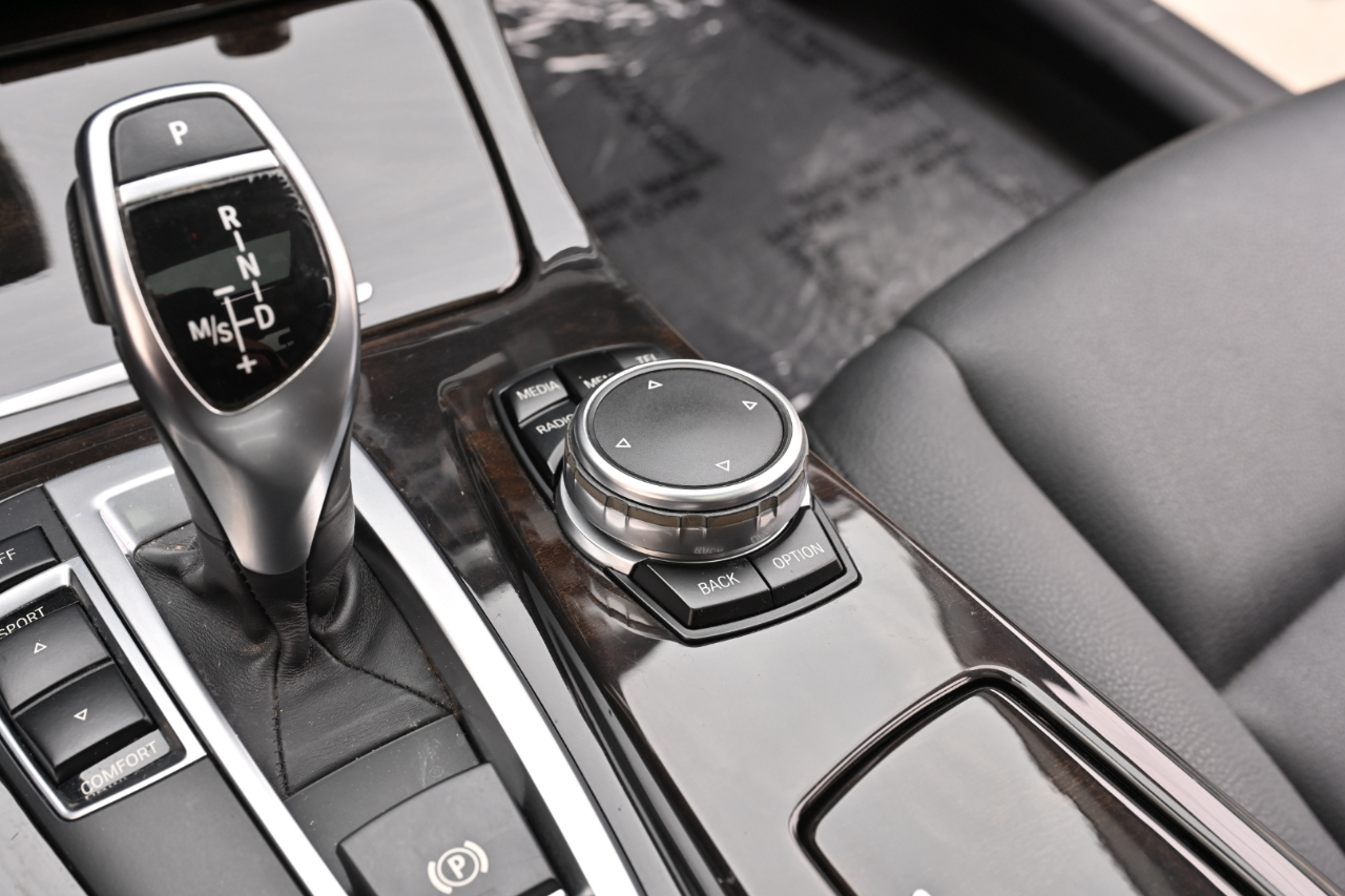 BMW 528i photo 23