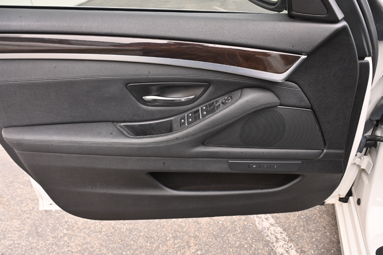 BMW 528i photo 27