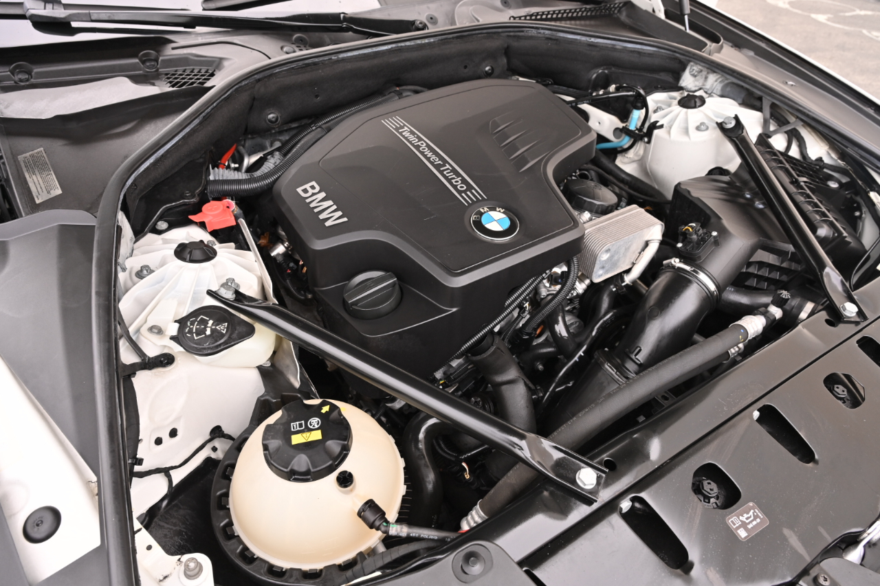 BMW 528i photo 30