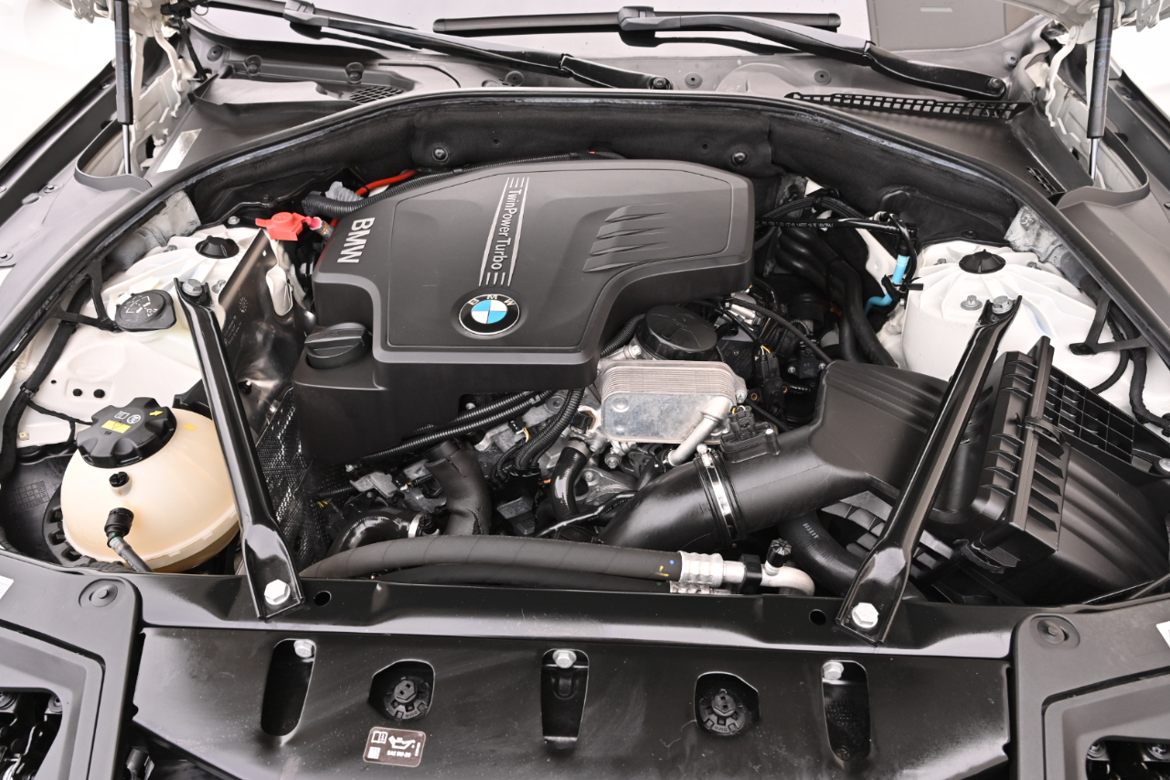 BMW 528i photo 31