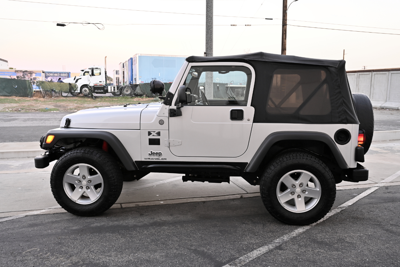 Jeep Wrangler photo 3