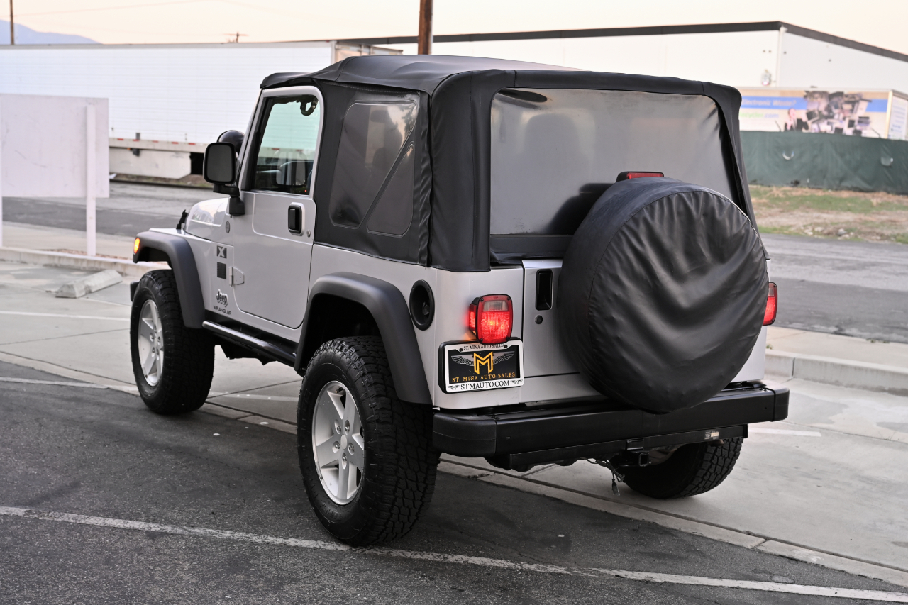 Jeep Wrangler photo 4