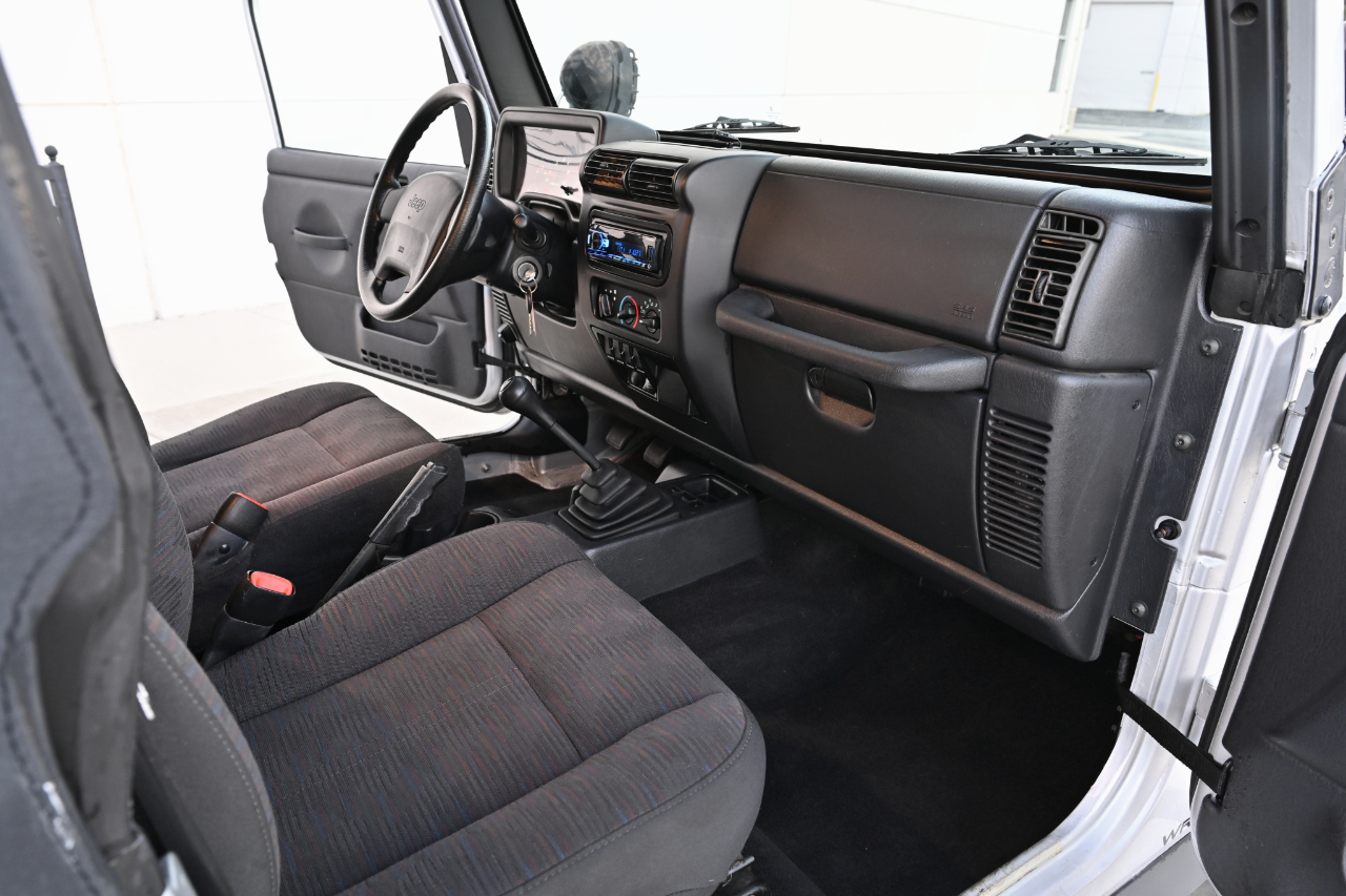 Jeep Wrangler photo 14