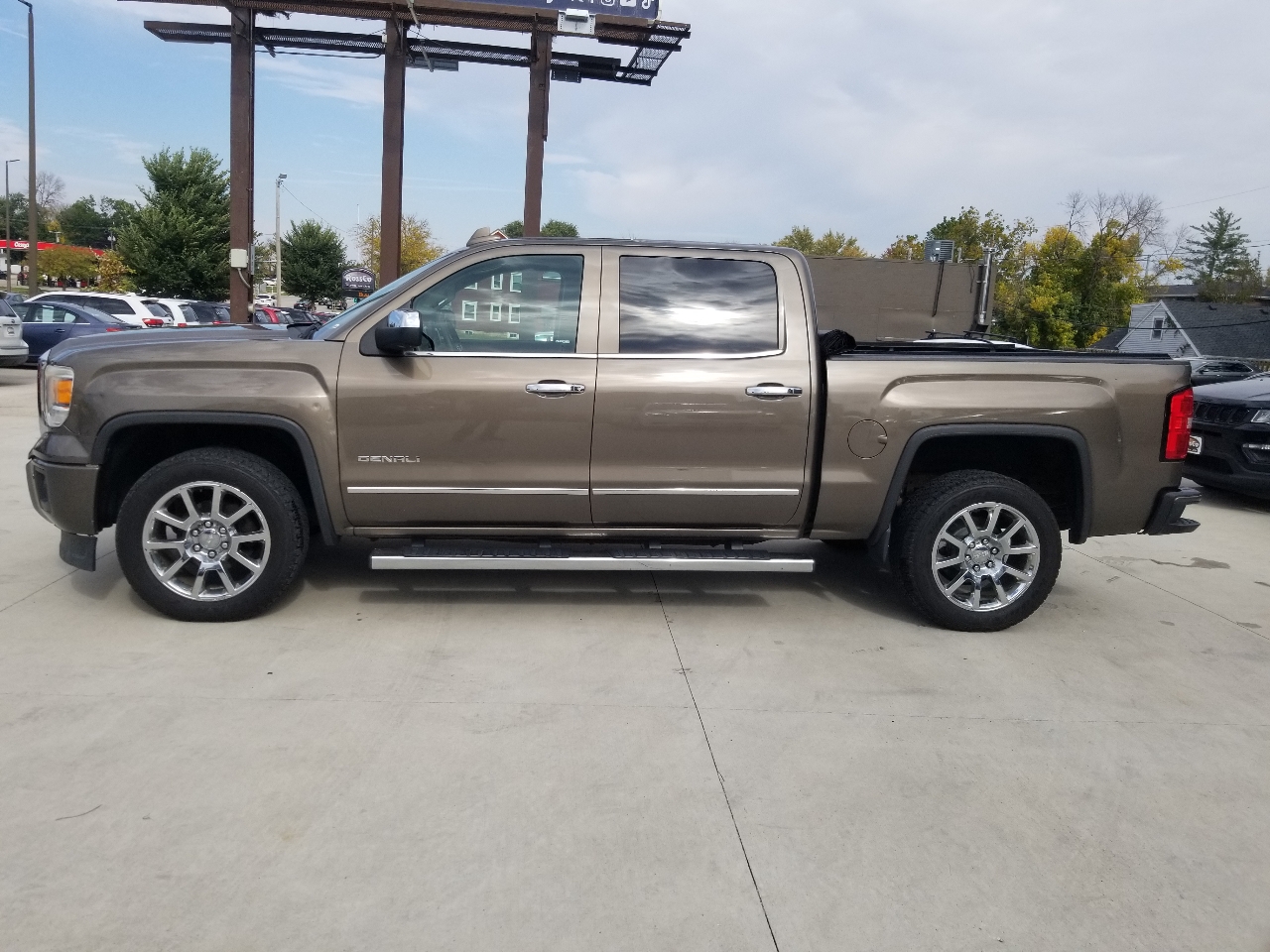 GMC Sierra 1500 Denali Crew Cab Short Box 4WD 2015 GMC Sierra 1500 Denali Crew Cab Short Box 4WD 2015