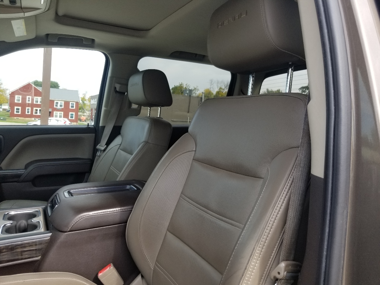 GMC Sierra 1500 Denali Crew Cab Short Box 4WD 2015 GMC Sierra 1500 Denali Crew Cab Short Box 4WD 2015