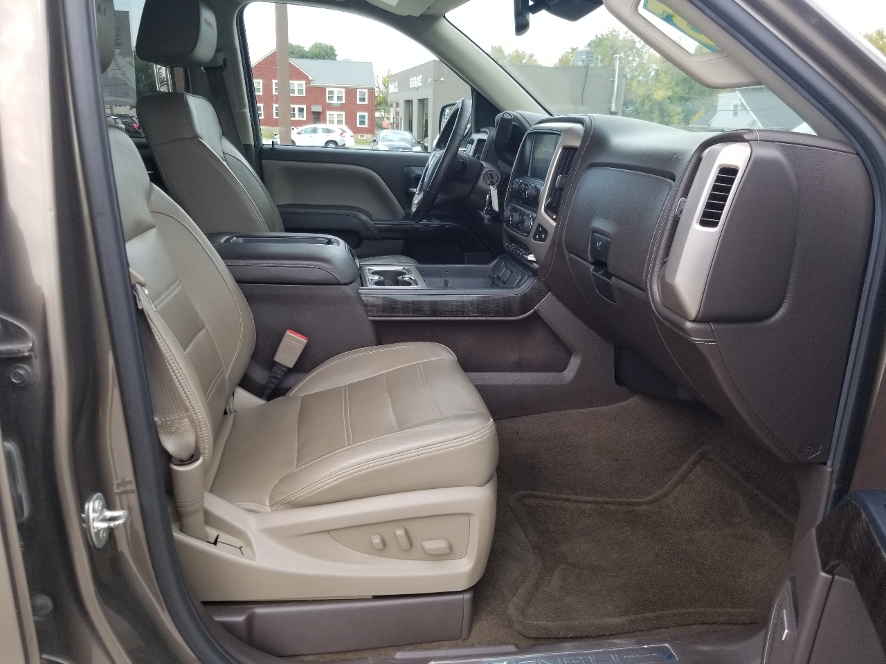 GMC Sierra 1500 Denali Crew Cab Short Box 4WD 2015 GMC Sierra 1500 Denali Crew Cab Short Box 4WD 2015