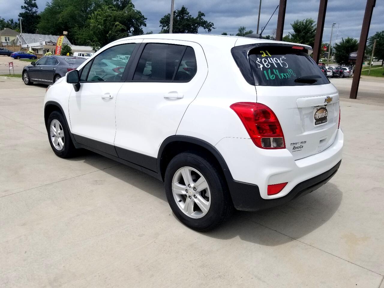 2021 Chevrolet Trax LS photo 4